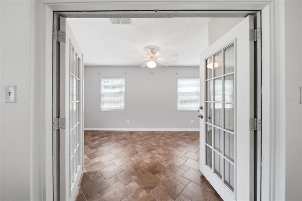 For Sale: $560,000 (3 beds, 2 baths, 1764 Square Feet)
