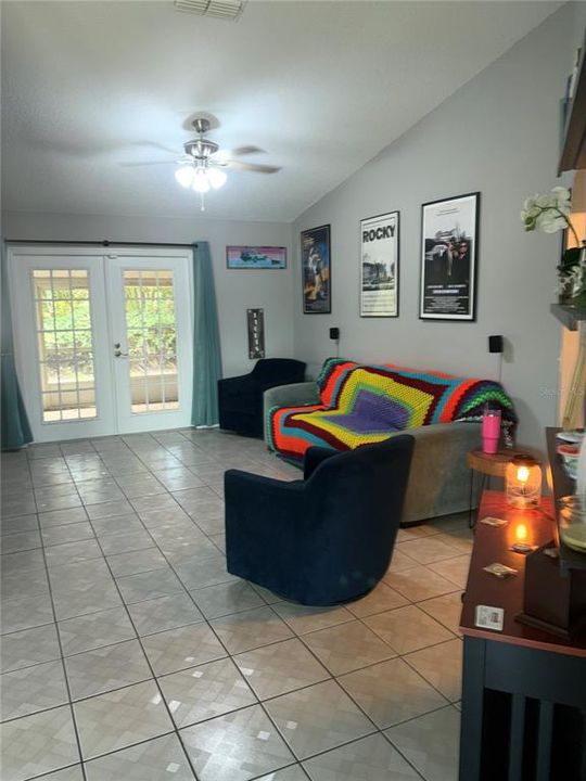 En Venta: $299,000 (3 camas, 2 baños, 1298 Pies cuadrados)