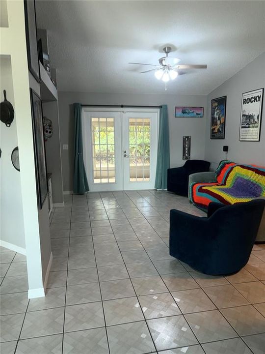 En Venta: $299,000 (3 camas, 2 baños, 1298 Pies cuadrados)