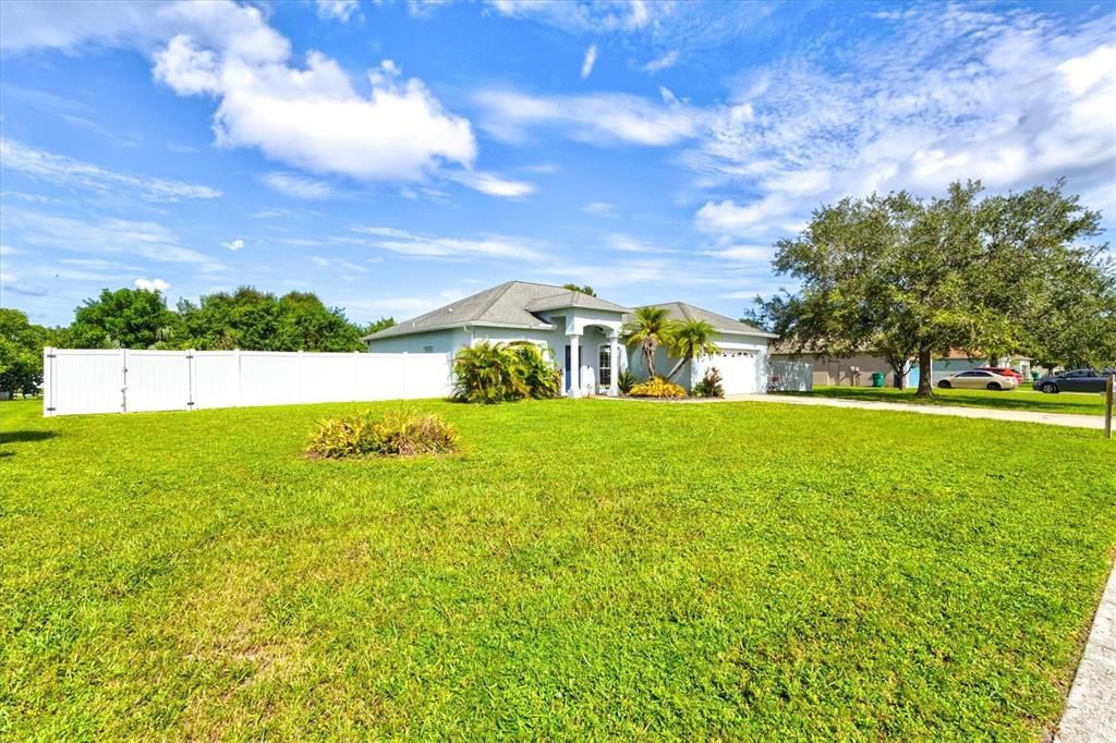 En Venta: $399,000 (3 camas, 2 baños, 1576 Pies cuadrados)