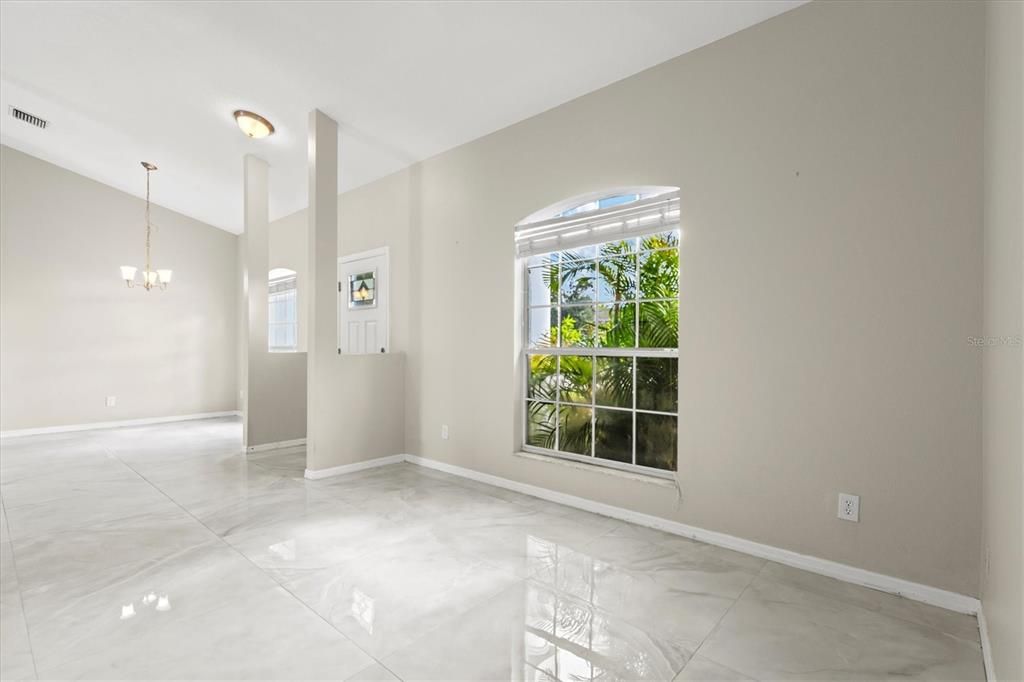 En Venta: $399,000 (3 camas, 2 baños, 1576 Pies cuadrados)