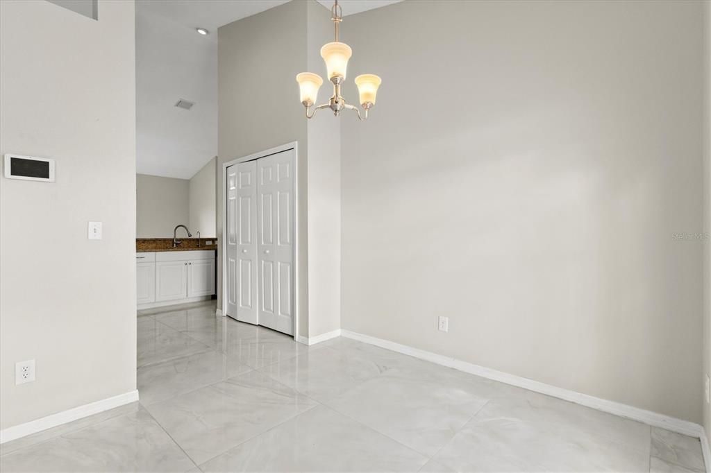 En Venta: $399,000 (3 camas, 2 baños, 1576 Pies cuadrados)