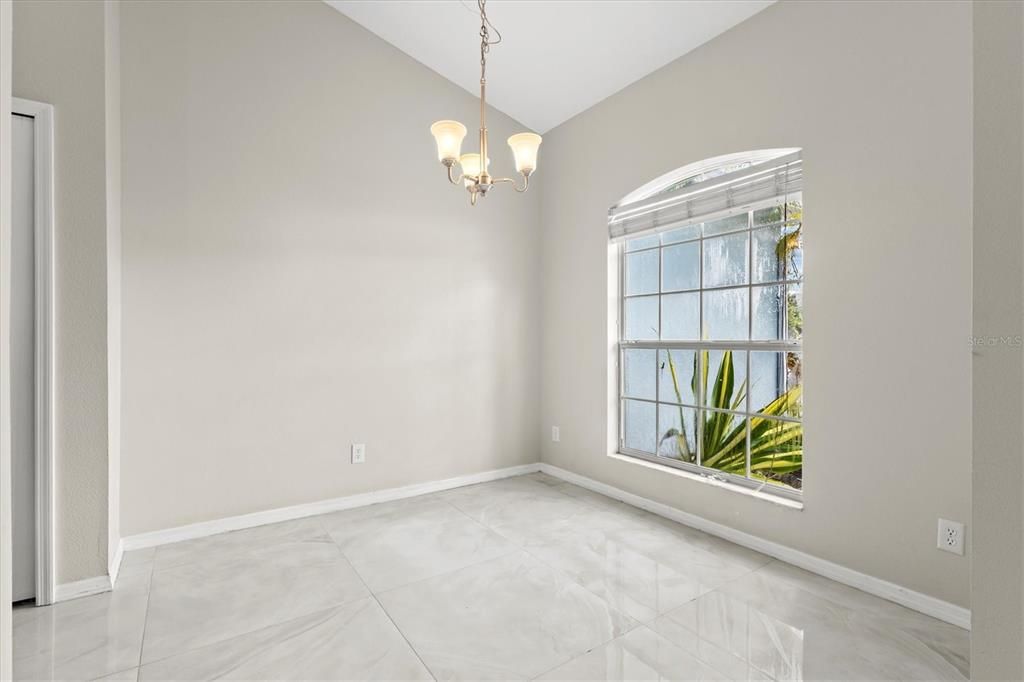 En Venta: $399,000 (3 camas, 2 baños, 1576 Pies cuadrados)