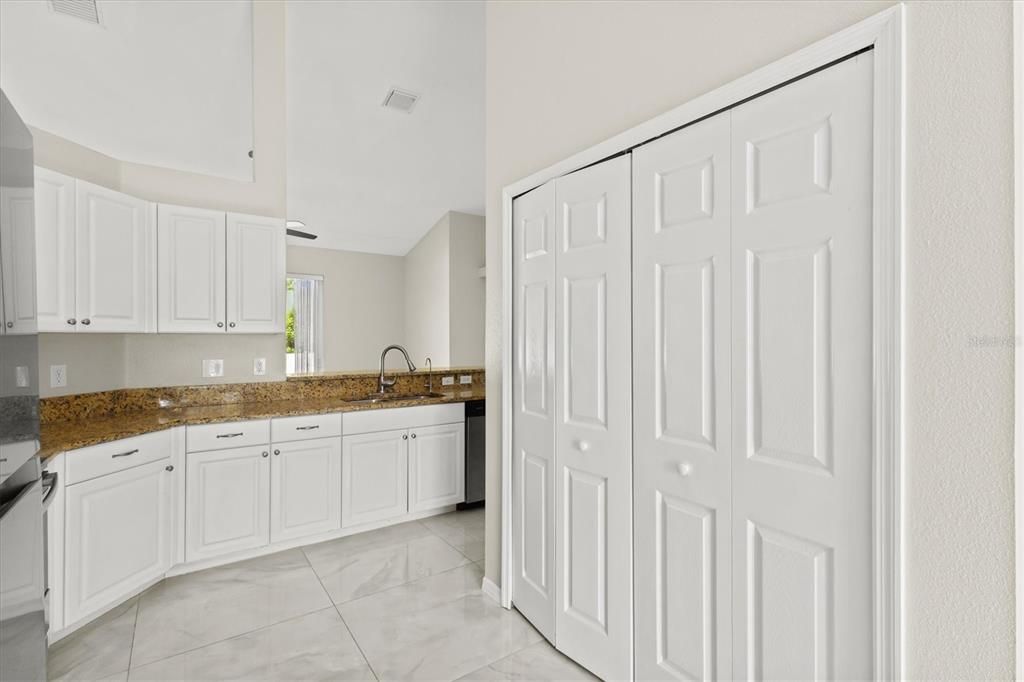 En Venta: $399,000 (3 camas, 2 baños, 1576 Pies cuadrados)