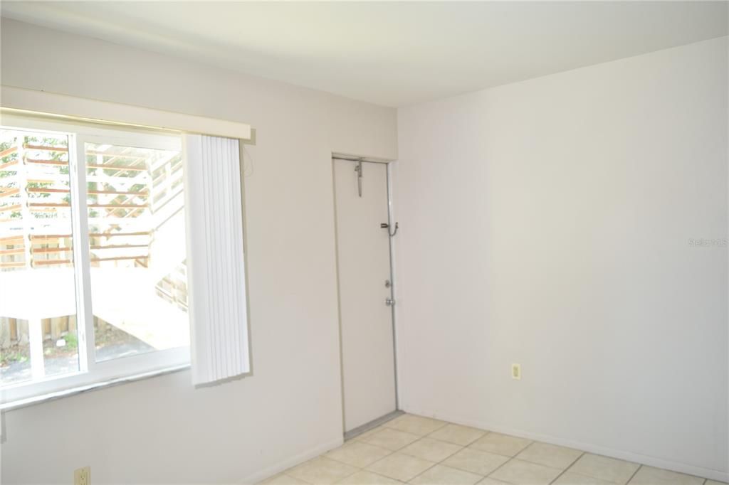 For Sale: $119,000 (1 beds, 1 baths, 552 Square Feet)