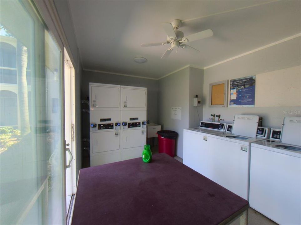 For Sale: $119,000 (1 beds, 1 baths, 552 Square Feet)