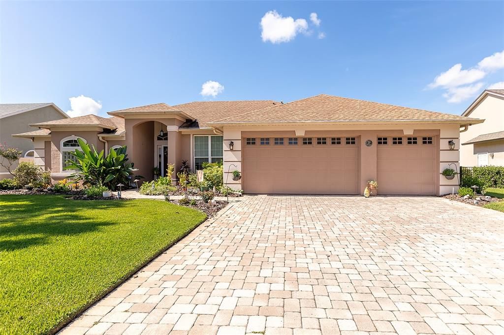 For Sale: $730,000 (4 beds, 3 baths, 2487 Square Feet)