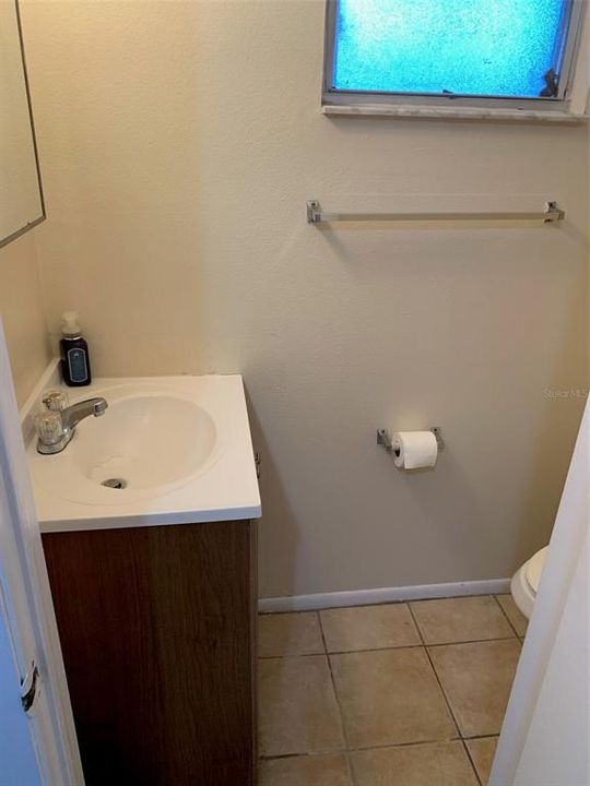 For Rent: $1,595 (3 beds, 2 baths, 850 Square Feet)