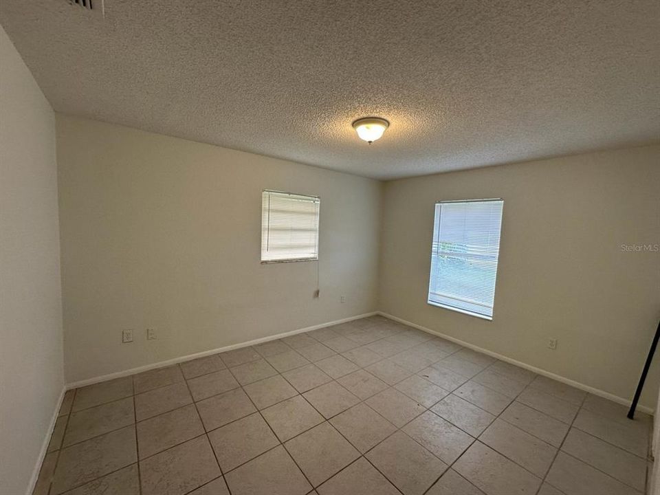 For Rent: $1,595 (3 beds, 2 baths, 850 Square Feet)