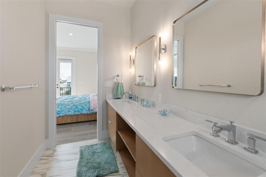 For Rent: $4,900 (3 beds, 2 baths, 1990 Square Feet)