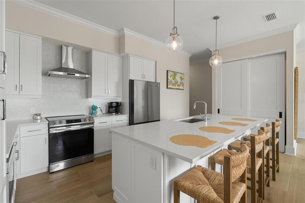 For Rent: $4,900 (3 beds, 2 baths, 1990 Square Feet)