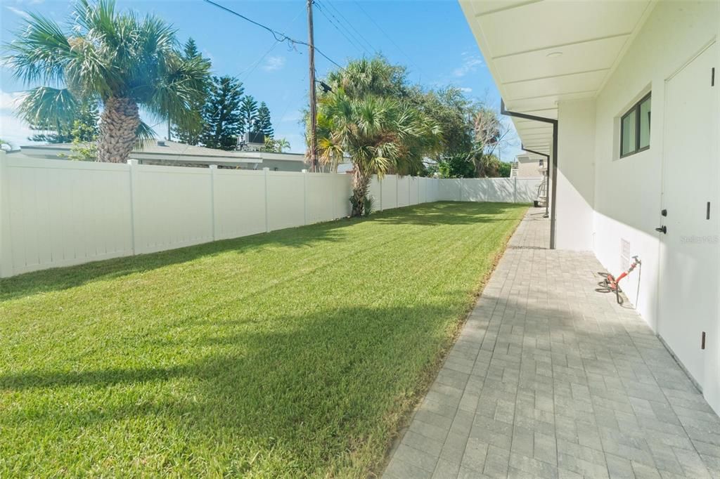 For Rent: $4,900 (3 beds, 2 baths, 1990 Square Feet)