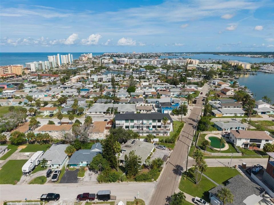 For Rent: $4,900 (3 beds, 2 baths, 1990 Square Feet)