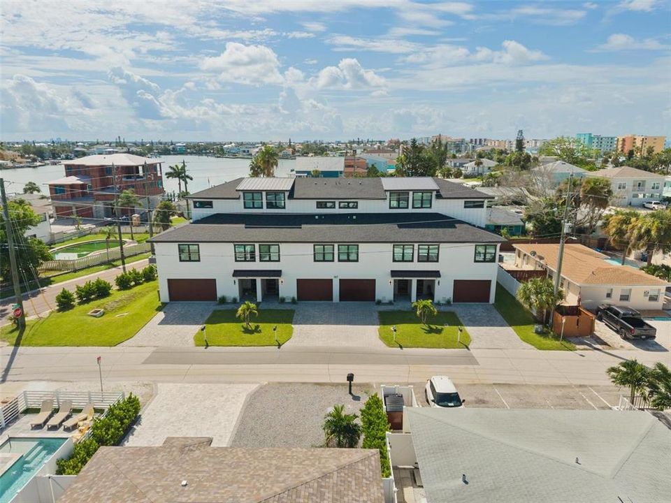 For Rent: $4,900 (3 beds, 2 baths, 1990 Square Feet)
