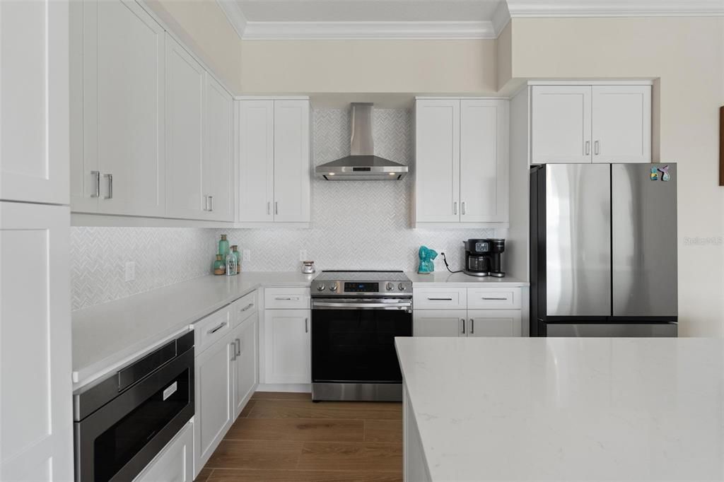 For Rent: $4,900 (3 beds, 2 baths, 1990 Square Feet)