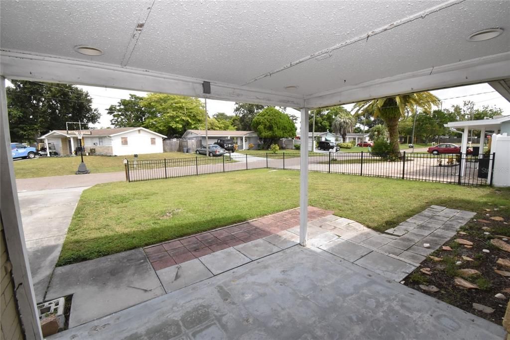 For Sale: $229,500 (3 beds, 2 baths, 1160 Square Feet)