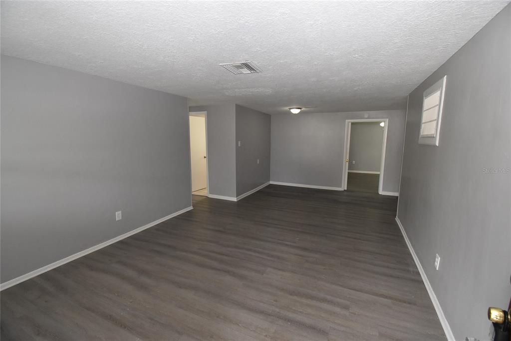 For Sale: $229,500 (3 beds, 2 baths, 1160 Square Feet)