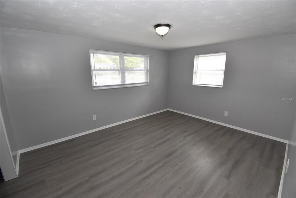For Sale: $229,500 (3 beds, 2 baths, 1160 Square Feet)