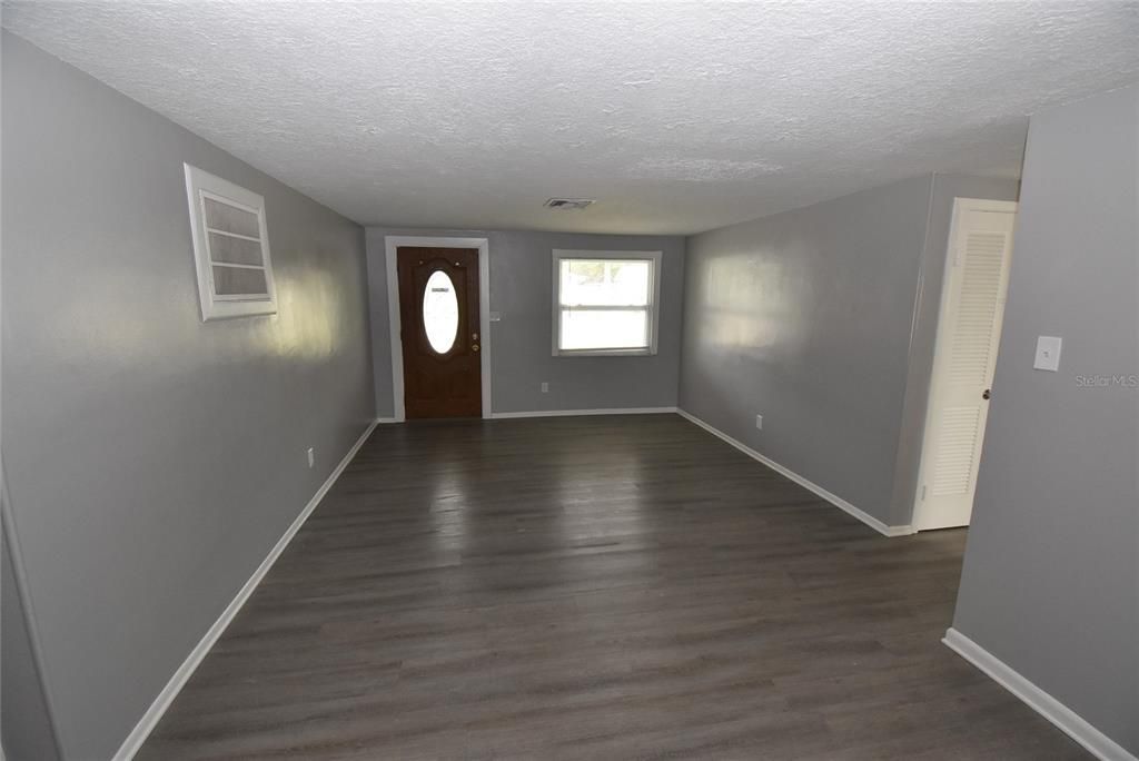 For Sale: $229,500 (3 beds, 2 baths, 1160 Square Feet)