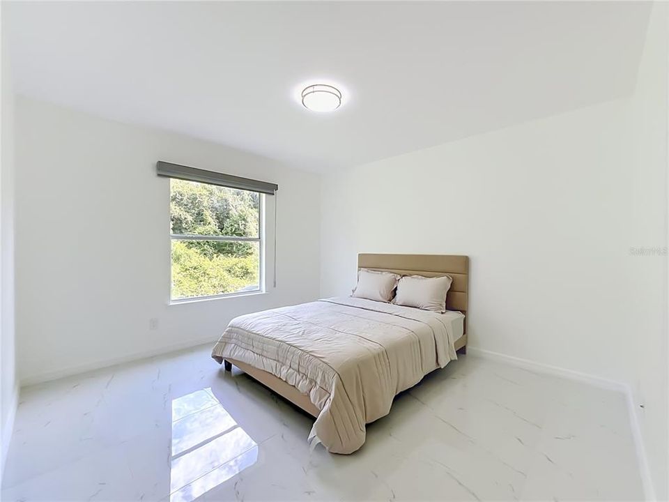 For Sale: $280,000 (2 beds, 2 baths, 975 Square Feet)