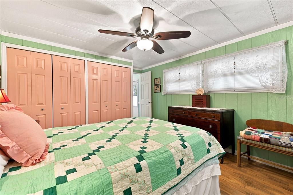 For Sale: $119,999 (2 beds, 2 baths, 1140 Square Feet)
