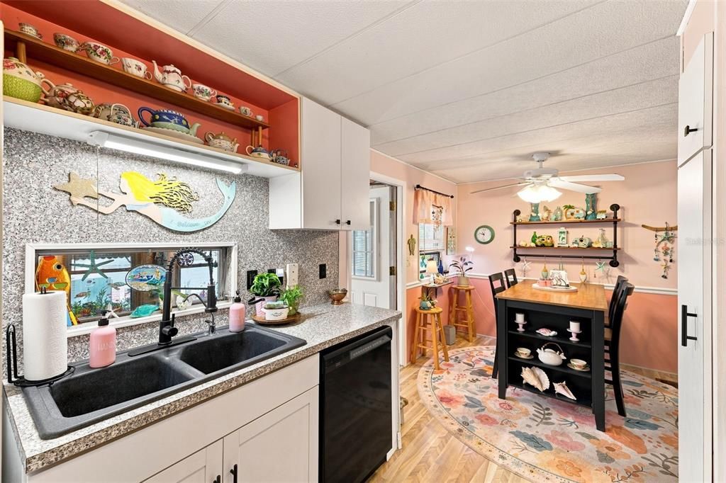 For Sale: $119,999 (2 beds, 2 baths, 1140 Square Feet)