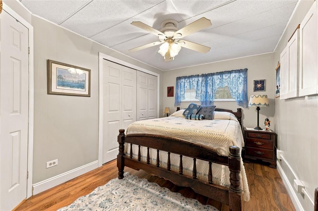 For Sale: $119,999 (2 beds, 2 baths, 1140 Square Feet)