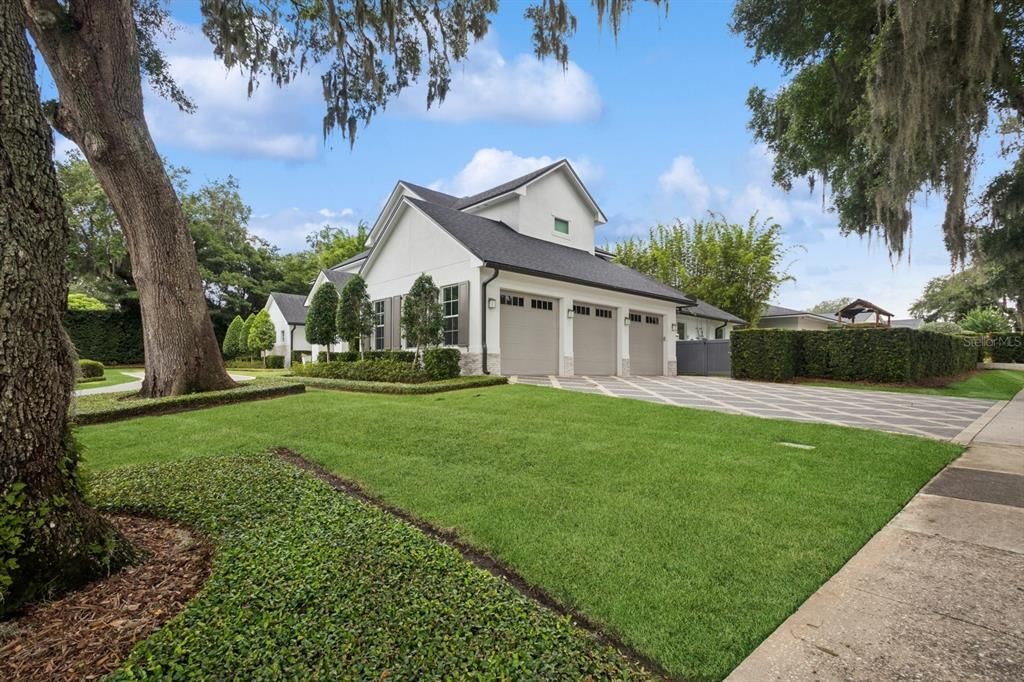 For Sale: $3,265,000 (5 beds, 5 baths, 4924 Square Feet)
