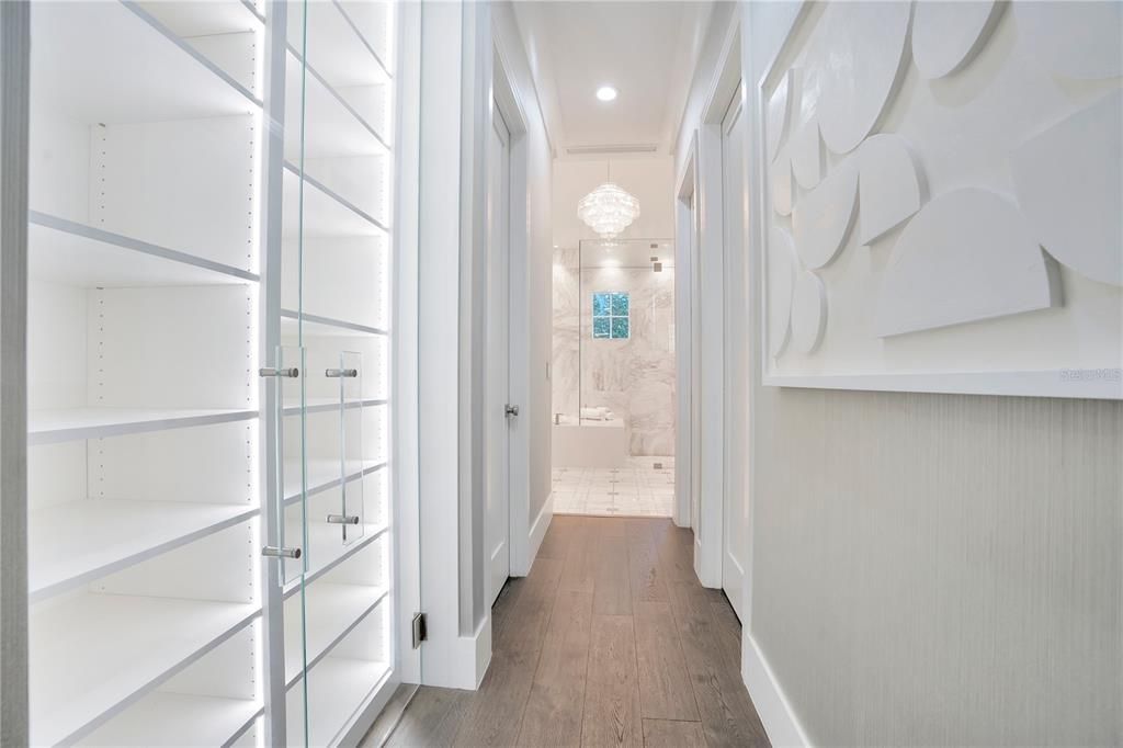 For Sale: $3,265,000 (5 beds, 5 baths, 4924 Square Feet)