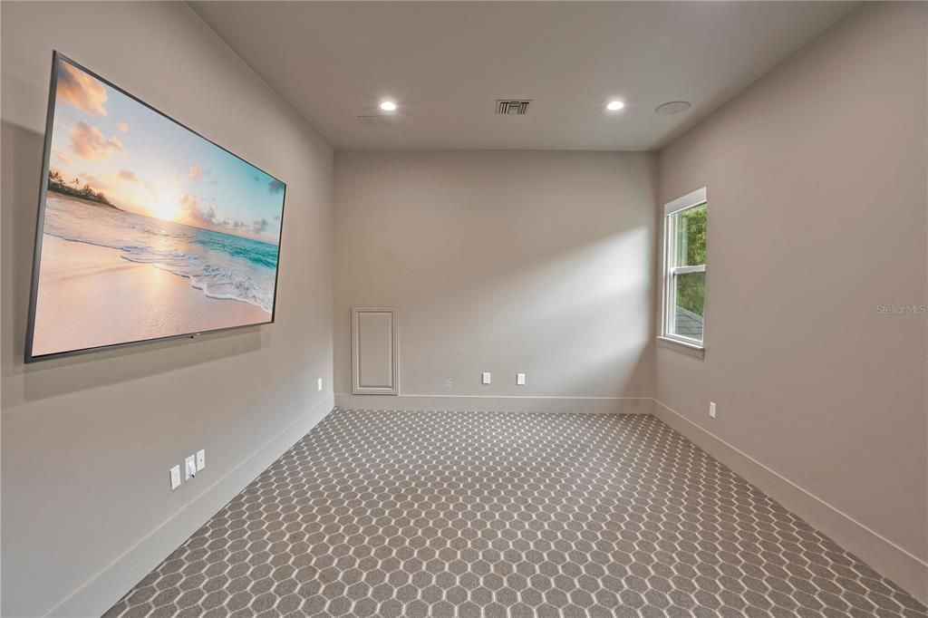For Sale: $3,265,000 (5 beds, 5 baths, 4924 Square Feet)