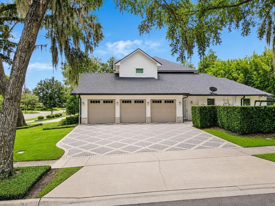 For Sale: $3,265,000 (5 beds, 5 baths, 4924 Square Feet)