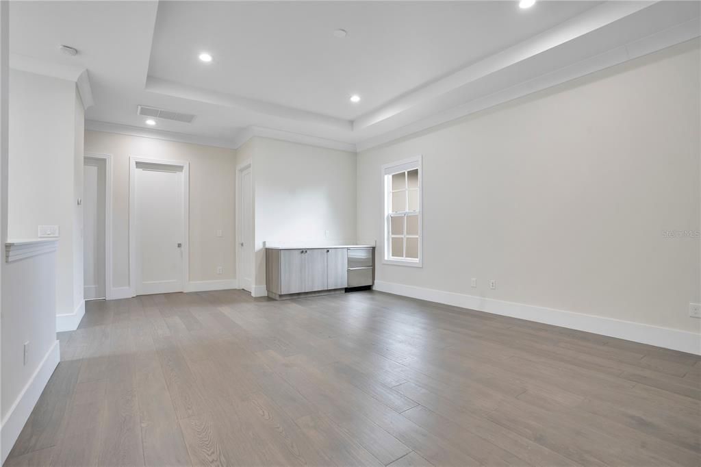 For Sale: $3,265,000 (5 beds, 5 baths, 4924 Square Feet)