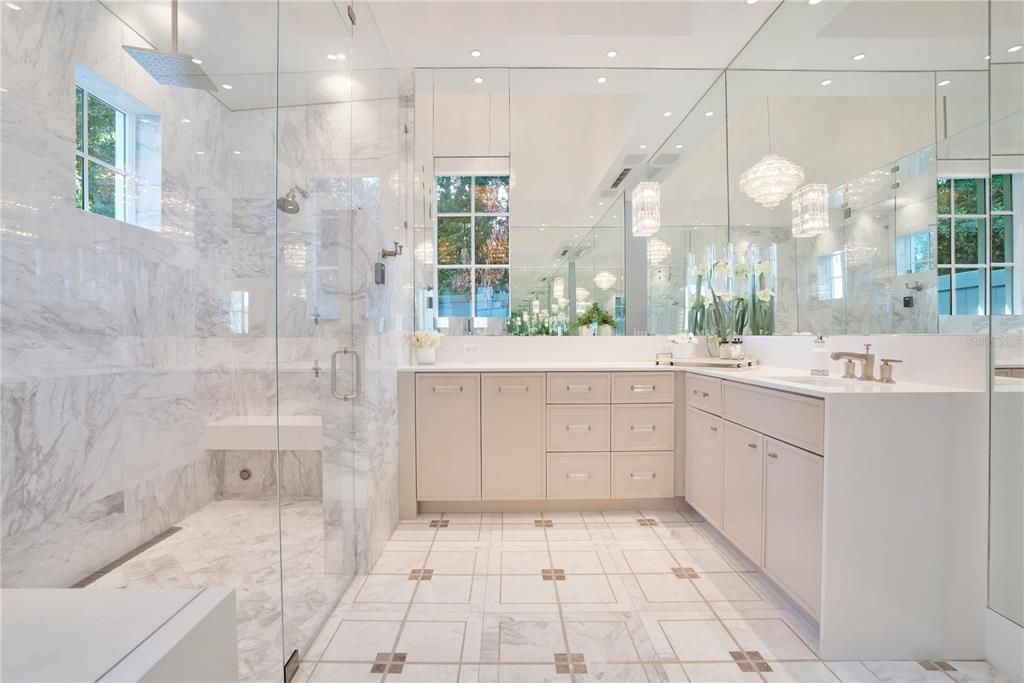 For Sale: $3,265,000 (5 beds, 5 baths, 4924 Square Feet)