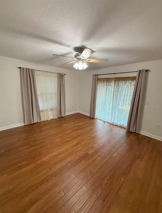 В аренду: $2,100 (2 спален, 2 ванн, 1032 Квадратных фут)