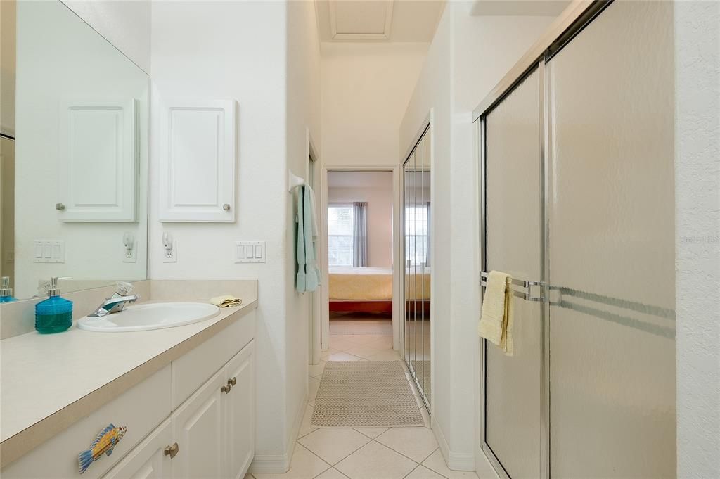 En Venta: $299,000 (3 camas, 2 baños, 1383 Pies cuadrados)