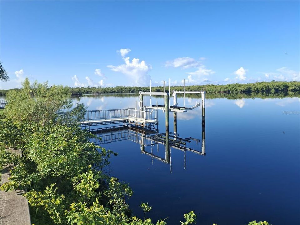 На продажу: $129,000 (0.15 acres)