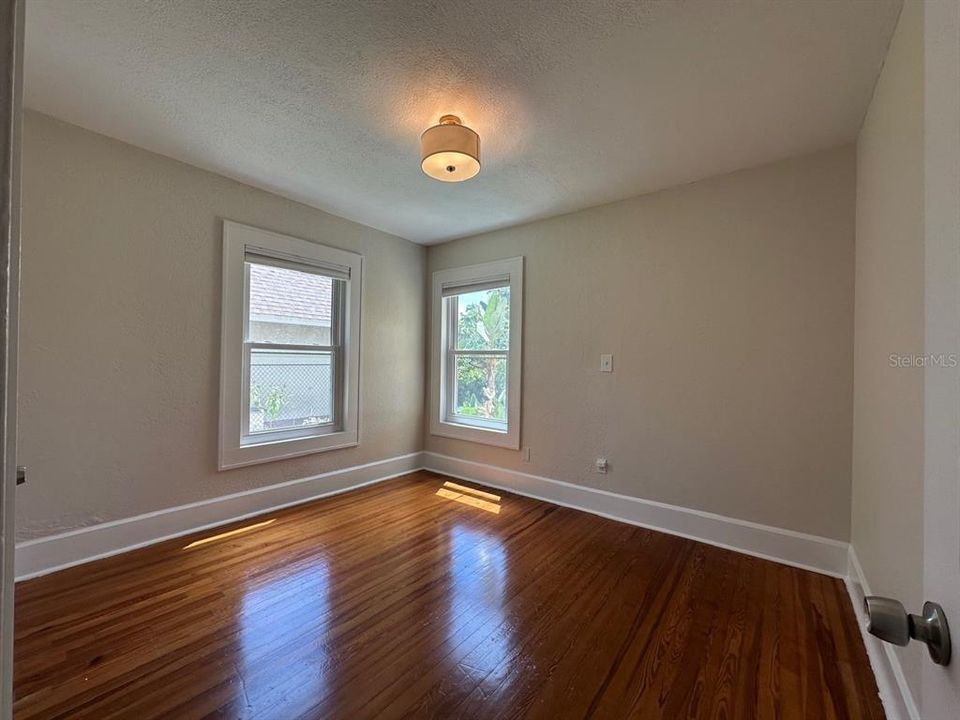For Rent: $2,650 (2 beds, 1 baths, 1108 Square Feet)