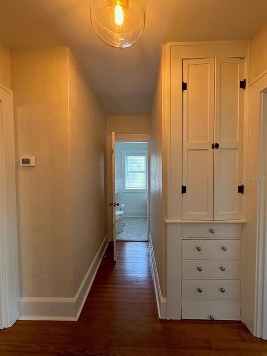 For Rent: $2,650 (2 beds, 1 baths, 1108 Square Feet)