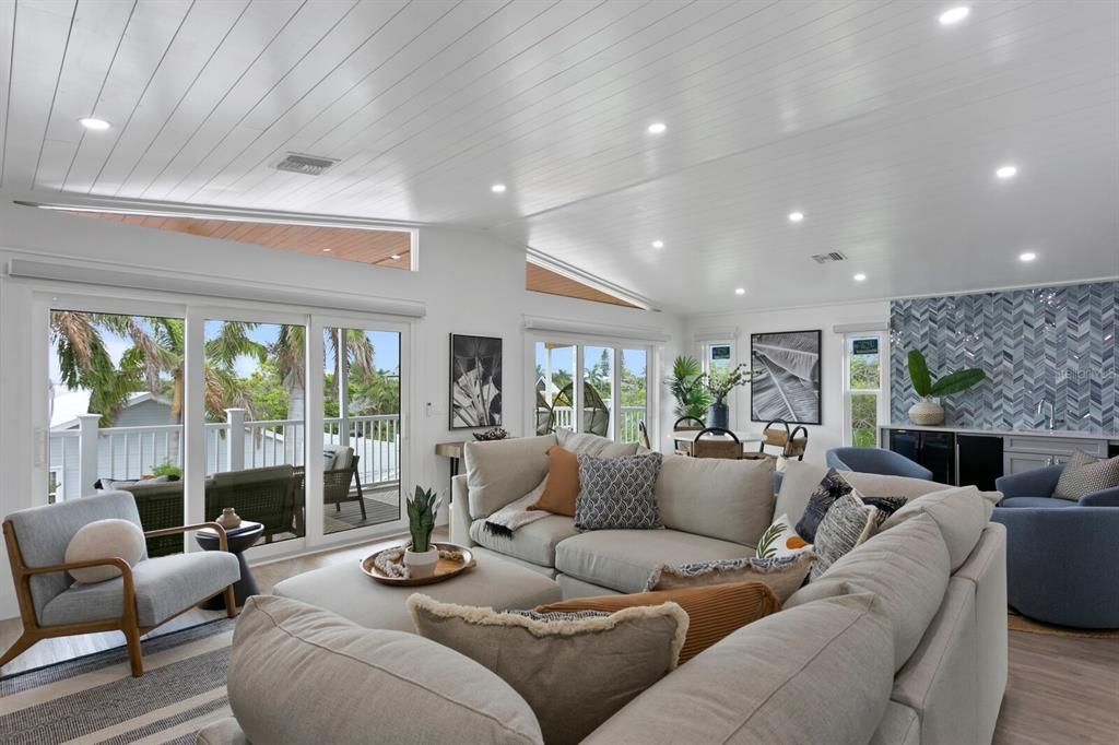 For Sale: $2,795,000 (5 beds, 4 baths, 2796 Square Feet)