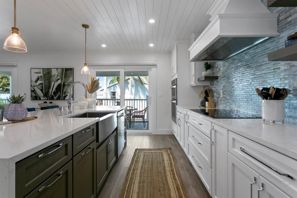 For Sale: $2,795,000 (5 beds, 4 baths, 2796 Square Feet)