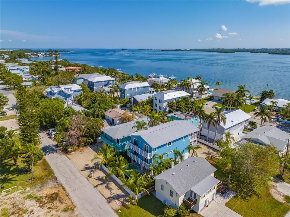 For Sale: $2,795,000 (5 beds, 4 baths, 2796 Square Feet)