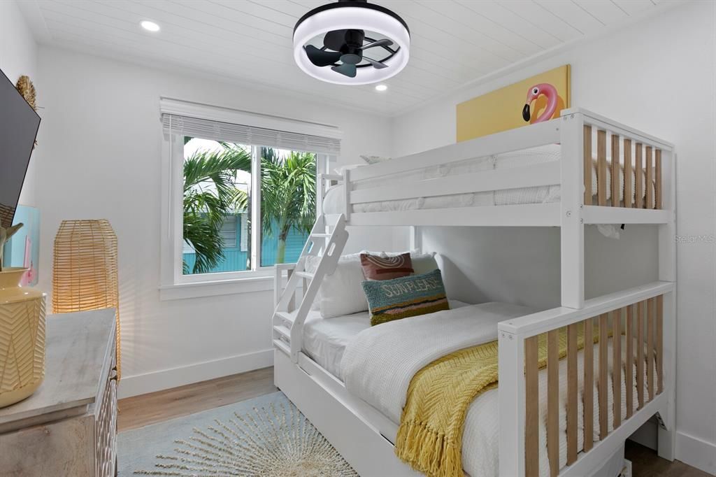 For Sale: $2,795,000 (5 beds, 4 baths, 2796 Square Feet)