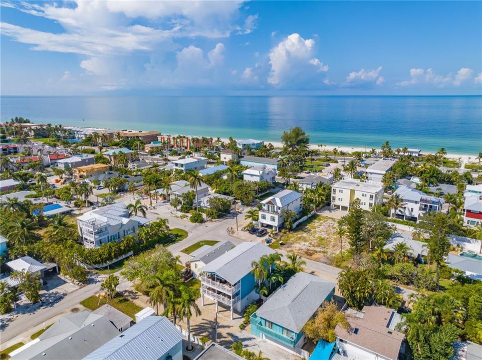 For Sale: $2,795,000 (5 beds, 4 baths, 2796 Square Feet)