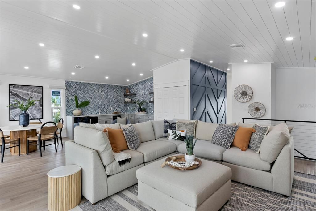 For Sale: $2,795,000 (5 beds, 4 baths, 2796 Square Feet)