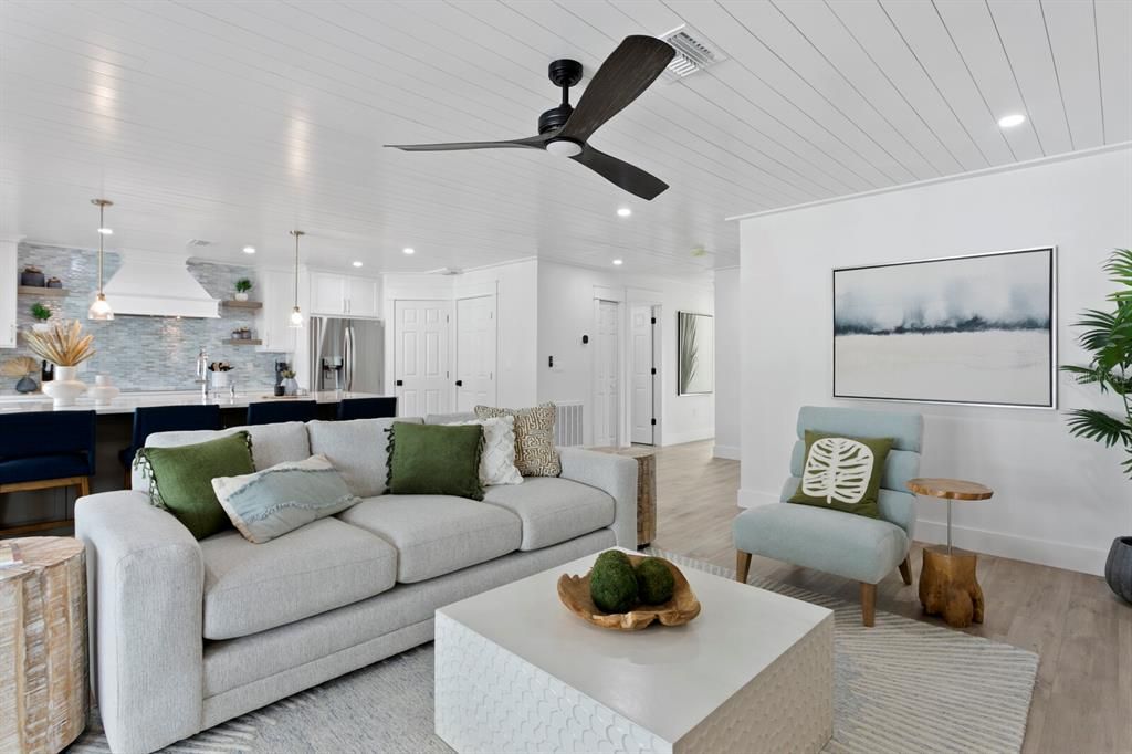 For Sale: $2,795,000 (5 beds, 4 baths, 2796 Square Feet)