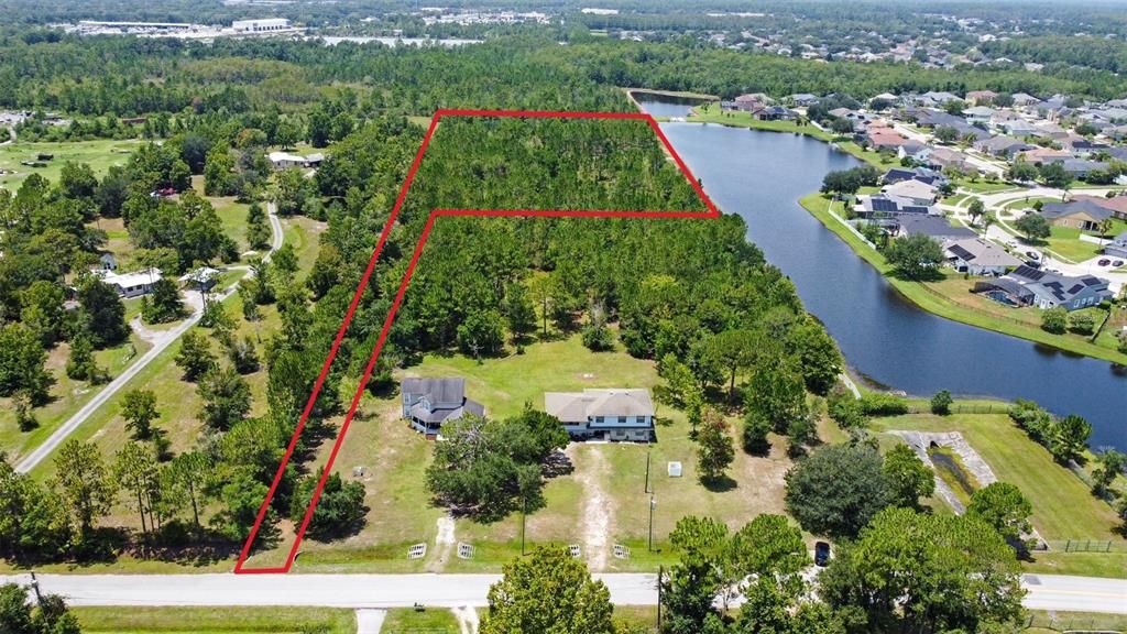 На продажу: $399,900 (4.85 acres)