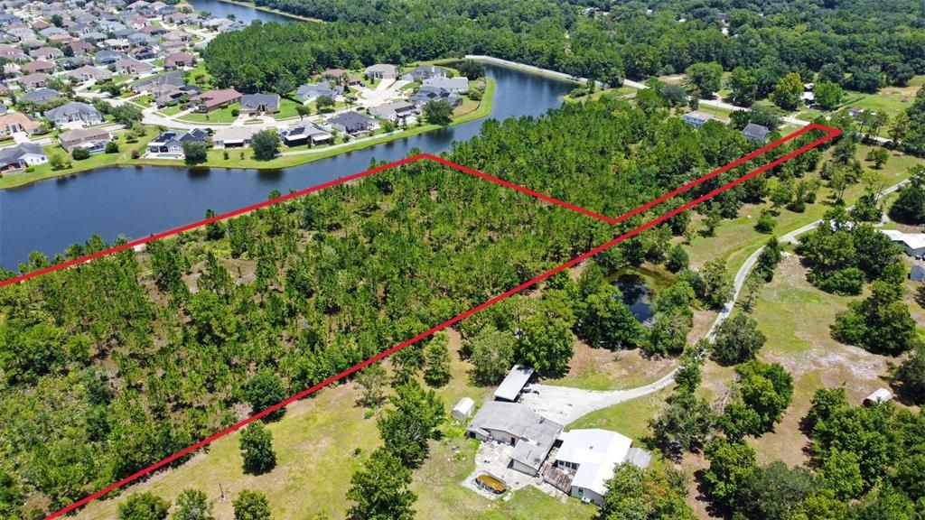 На продажу: $399,900 (4.85 acres)