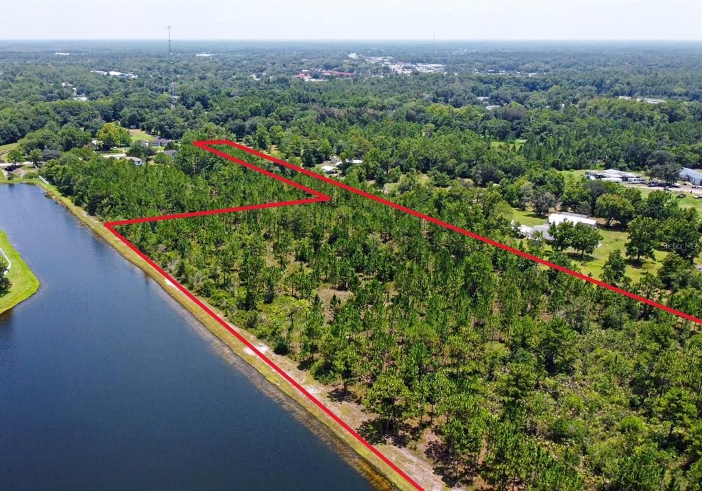 На продажу: $399,900 (4.85 acres)