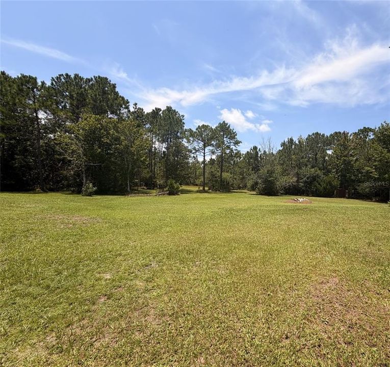 На продажу: $385,000 (3.81 acres)