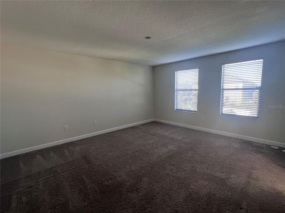For Rent: $3,500 (4 beds, 2 baths, 2803 Square Feet)